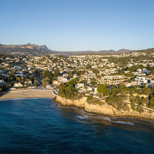 luchtfoto benissa costa blanca strand fustera bergen cala natura 2026